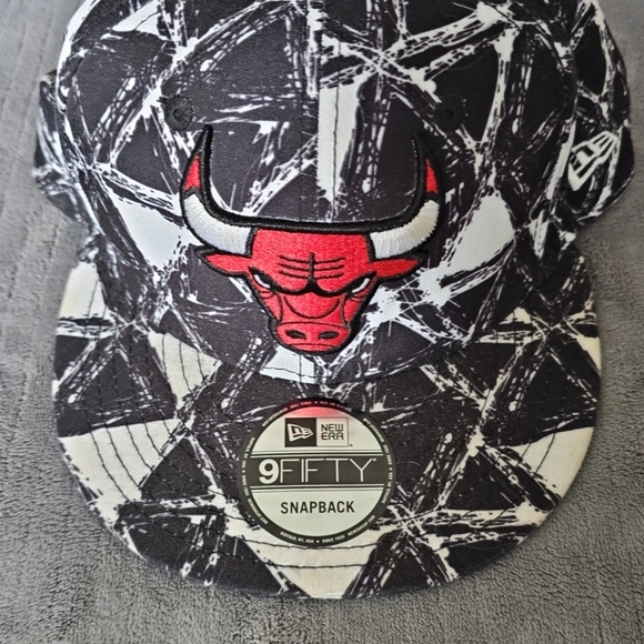 New Era Chicago Bulls Tie Dye Fitted Hat - Picture 5 of 7